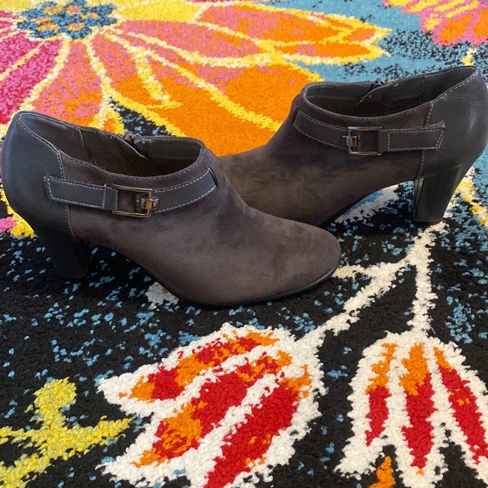 Aerosoles dark gray booties